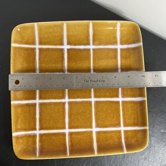 Pair of Style Eyes by Baum Bros Retro Embossed Brown Dinner Plates 8.5” & 10” - Picture 8 of 10